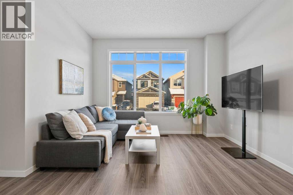 218 Edith Road Nw, Calgary, Alberta  T3R 2C7 - Photo 5 - A2272370