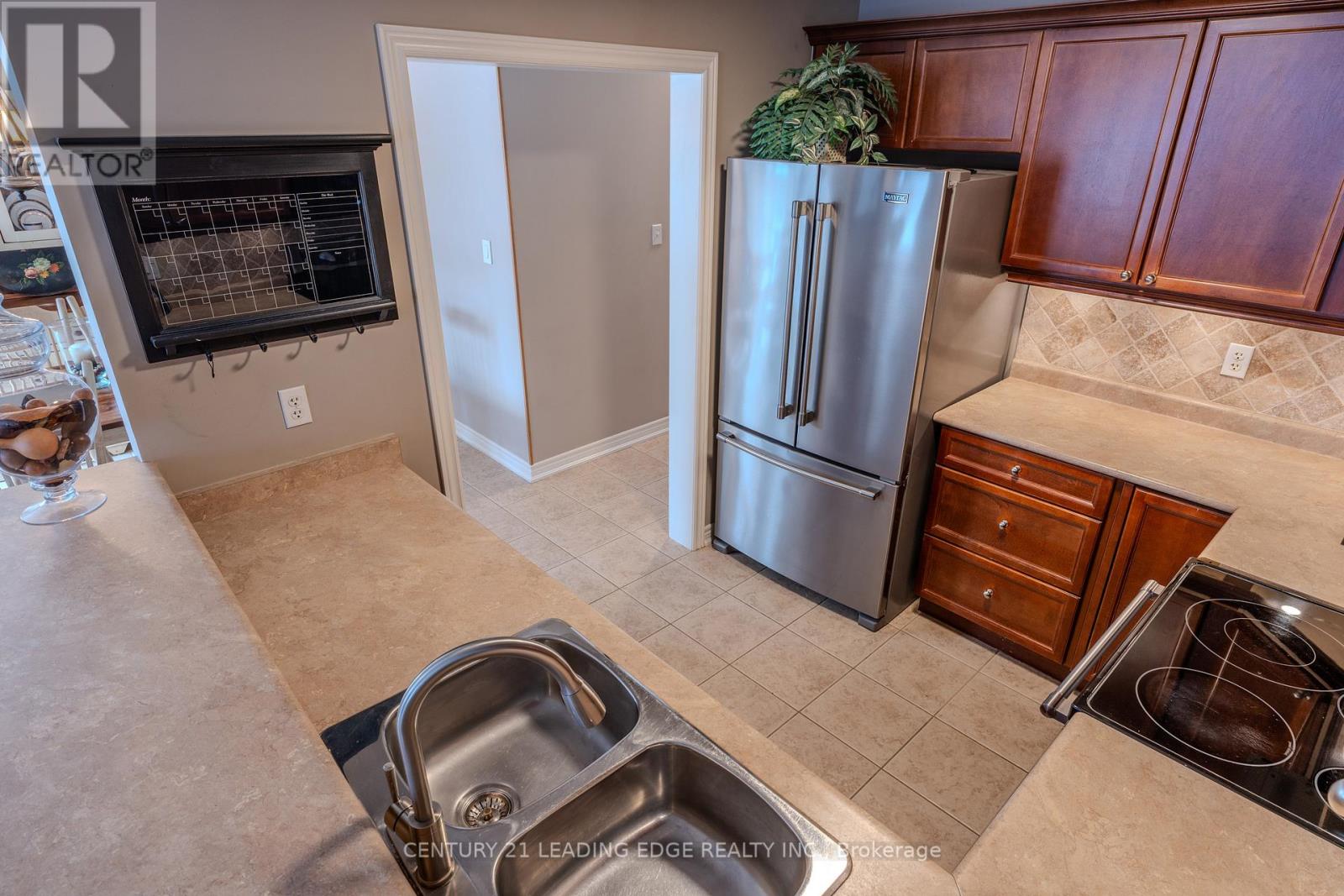 23 Northgrove Crescent, Whitby, Ontario  L1M 2M9 - Photo 10 - E12581950