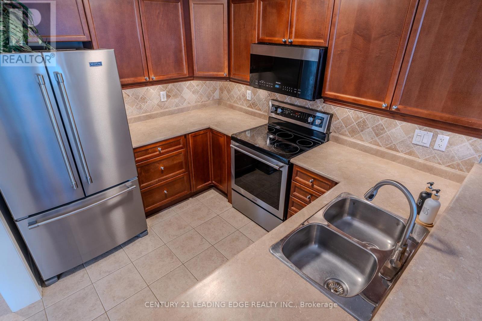 23 Northgrove Crescent, Whitby, Ontario  L1M 2M9 - Photo 8 - E12581950