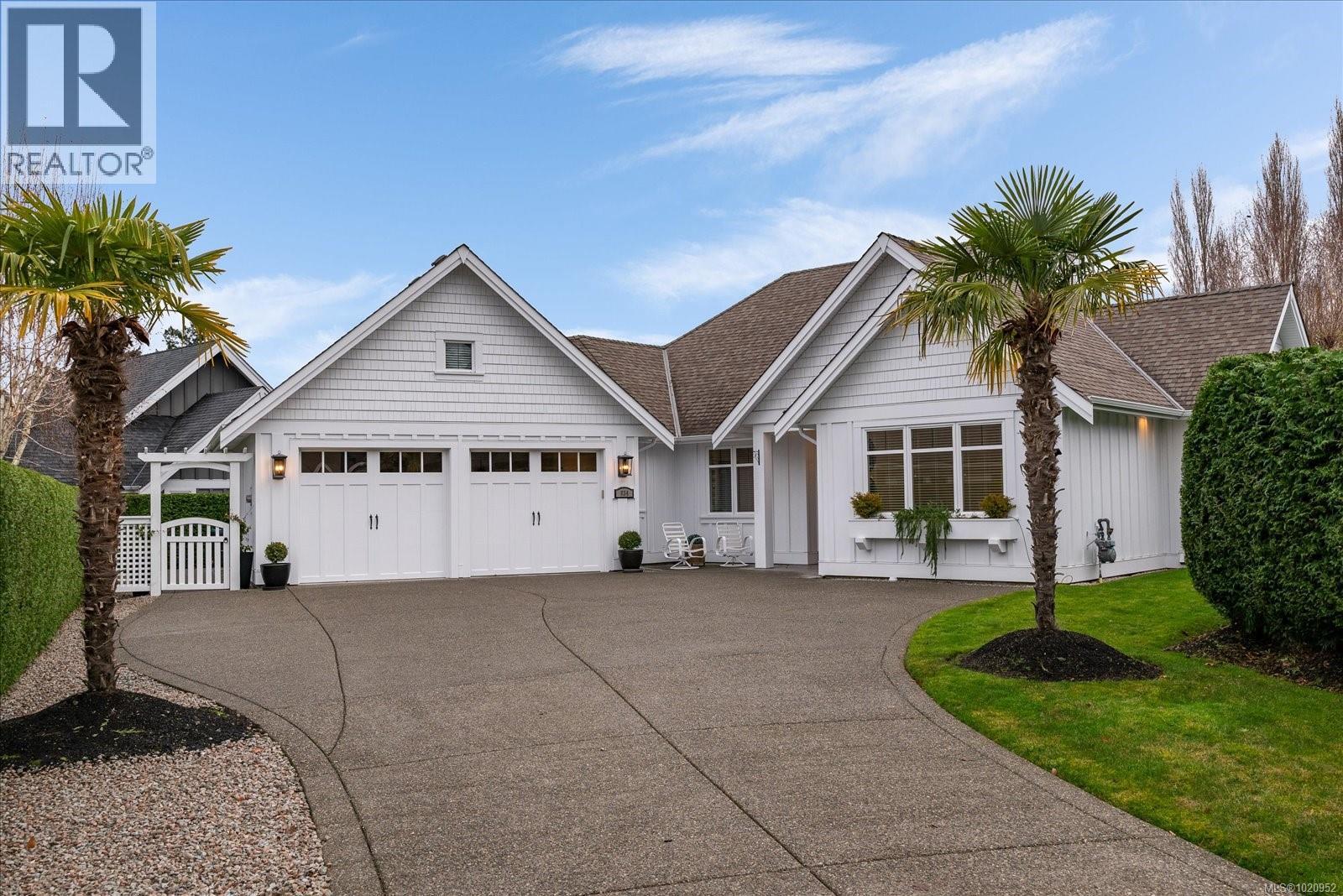 834 Bluffs Dr, Qualicum Beach, British Columbia