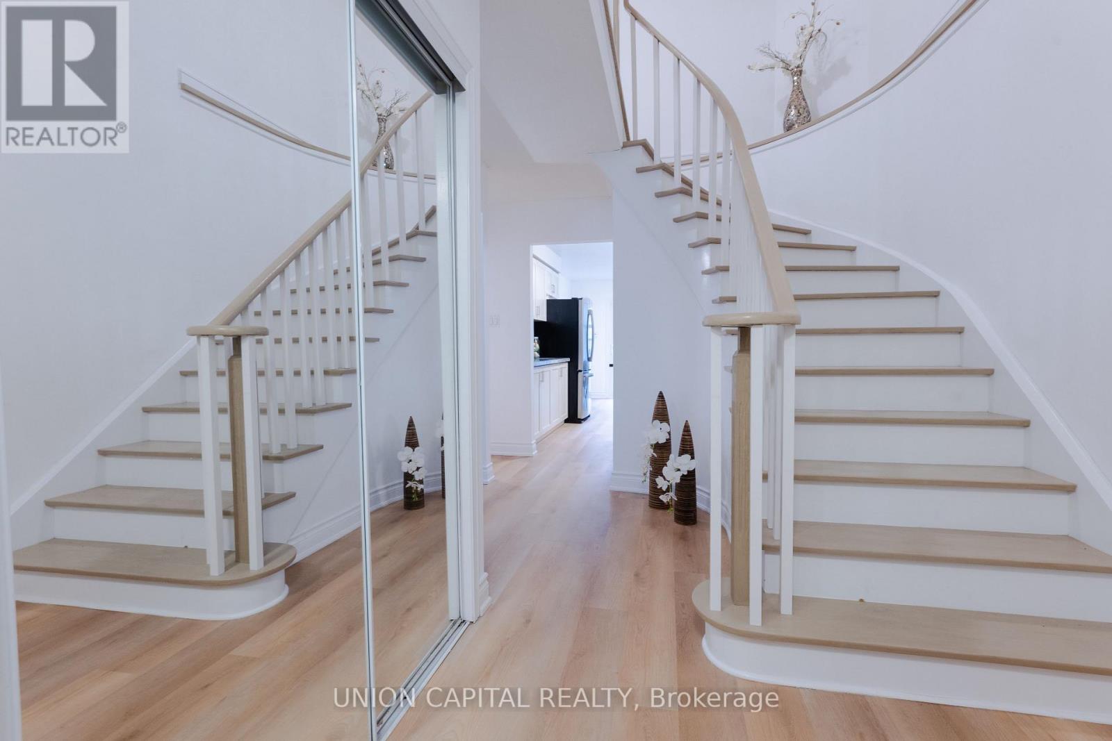 29 Thurman Road, Vaughan, Ontario  L4J 6S3 - Photo 5 - N12581606