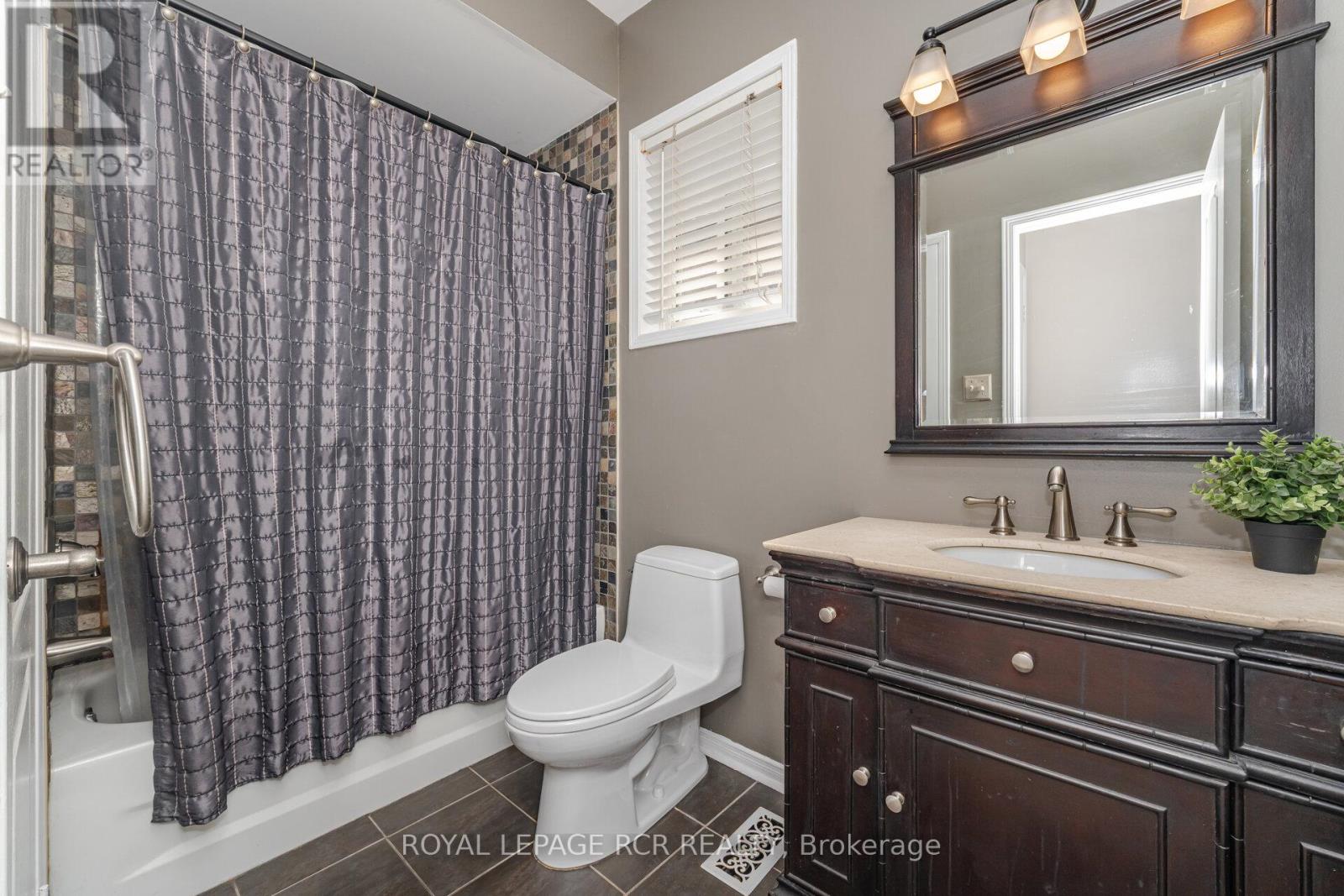 119 Sundridge Street, Brampton, Ontario  L7A 1J8 - Photo 15 - W12581886