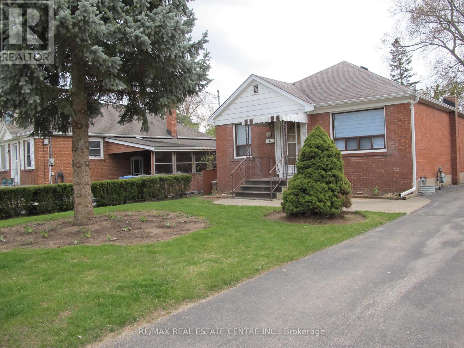 30 PINE AVENUE N, Mississauga, Ontario