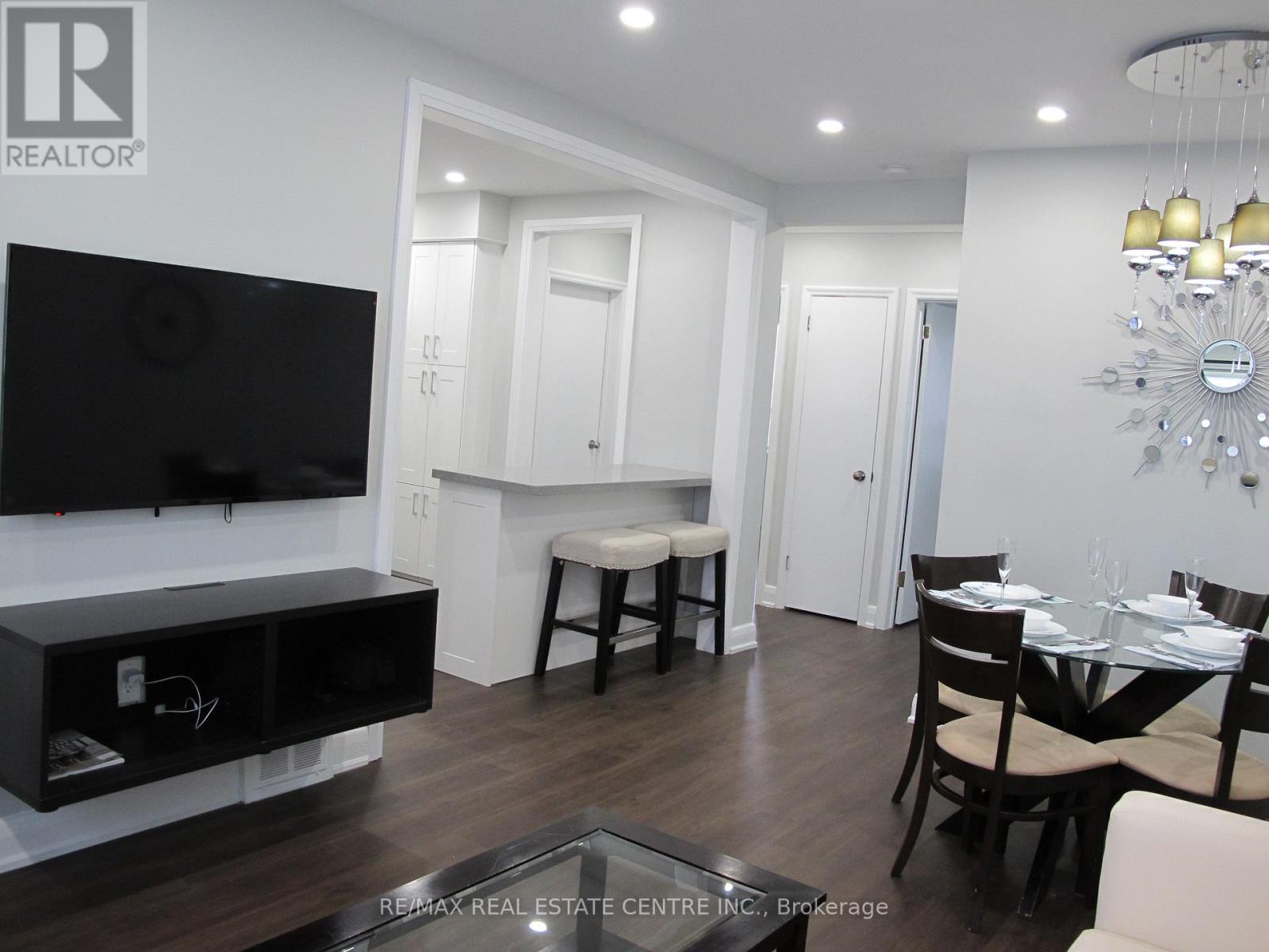 30 Pine Avenue N, Mississauga, Ontario  L5H 2P9 - Photo 14 - W12581894