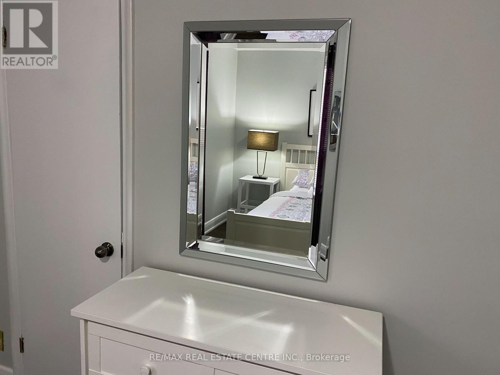 30 Pine Avenue N, Mississauga, Ontario  L5H 2P9 - Photo 22 - W12581894