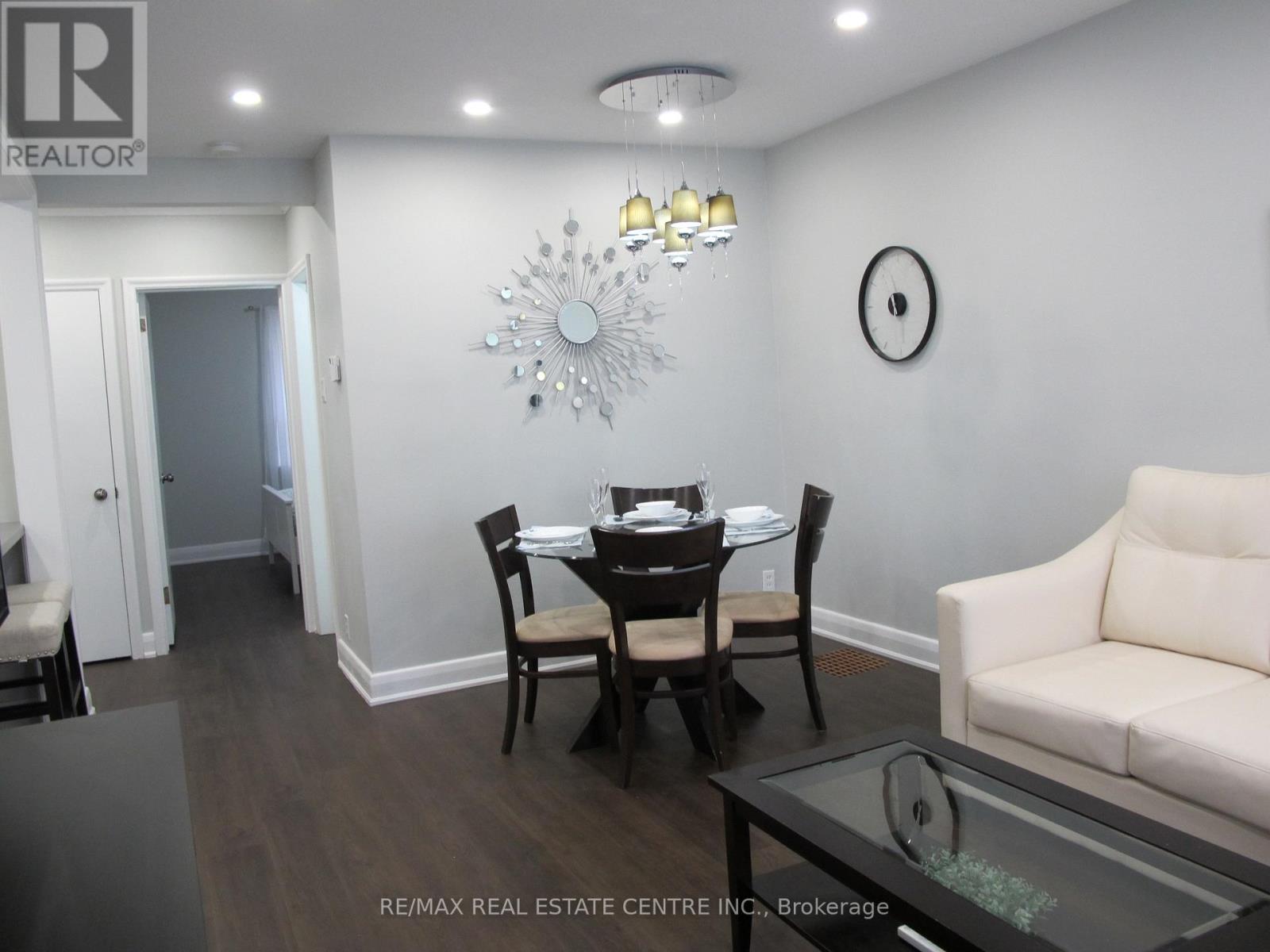 30 Pine Avenue N, Mississauga, Ontario  L5H 2P9 - Photo 6 - W12581894
