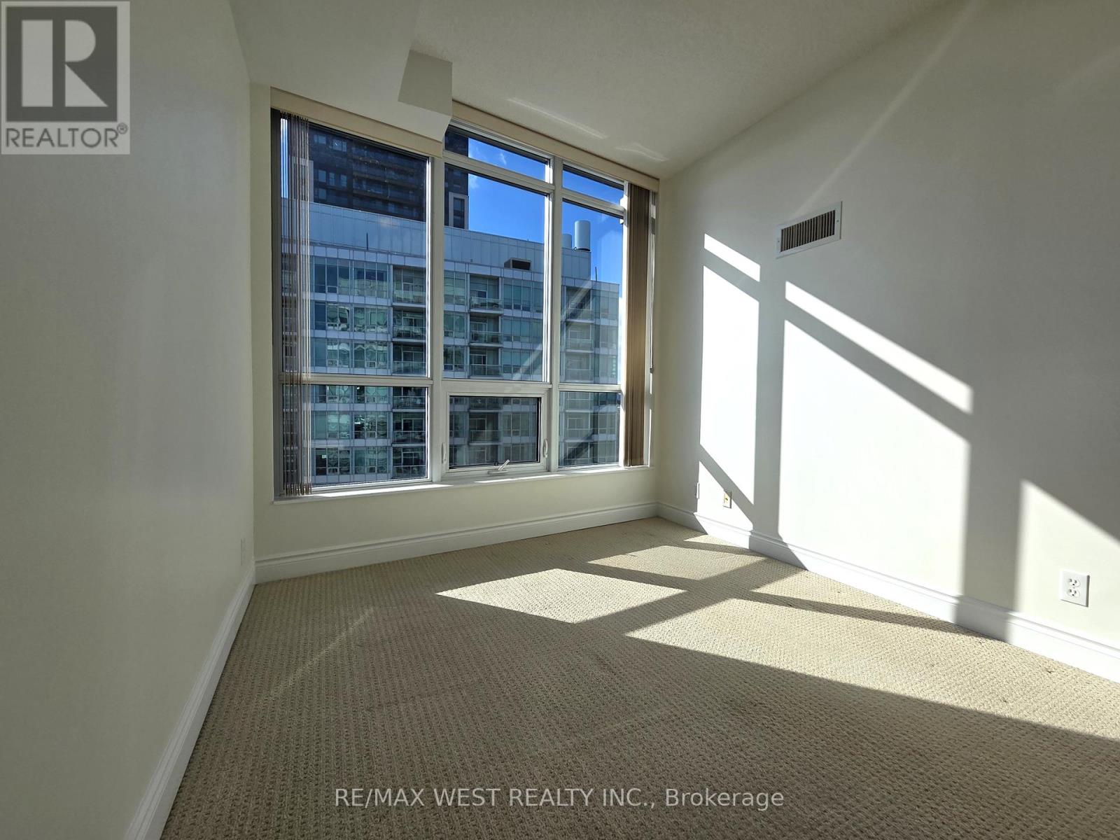 1604 - 1900 Lake Shore Boulevard W, Toronto, Ontario  M6S 1A4 - Photo 19 - W12581916