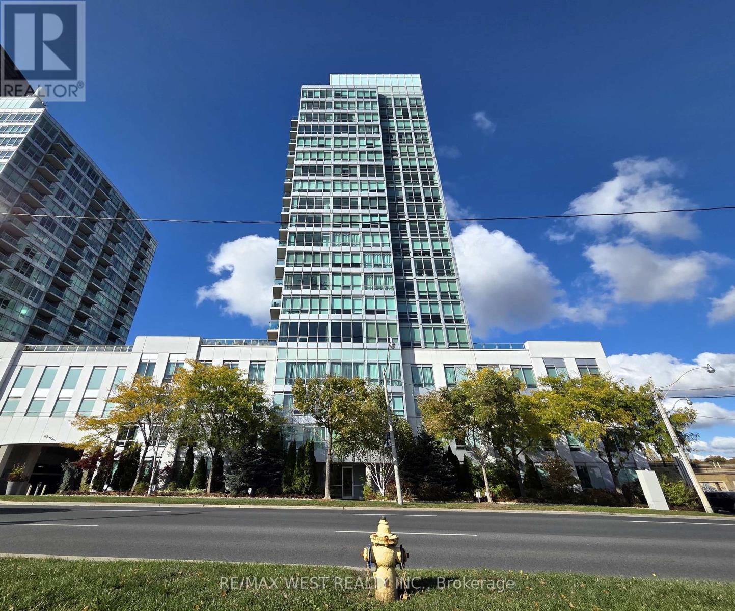 1604 - 1900 Lake Shore Boulevard W, Toronto, Ontario  M6S 1A4 - Photo 2 - W12581916