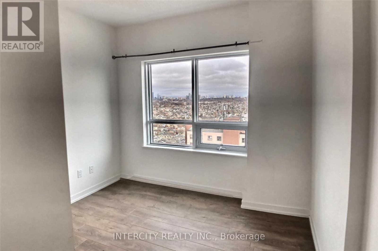 2504 - 1410 Dupont Street, Toronto, Ontario  M6H 0B6 - Photo 4 - W12581922