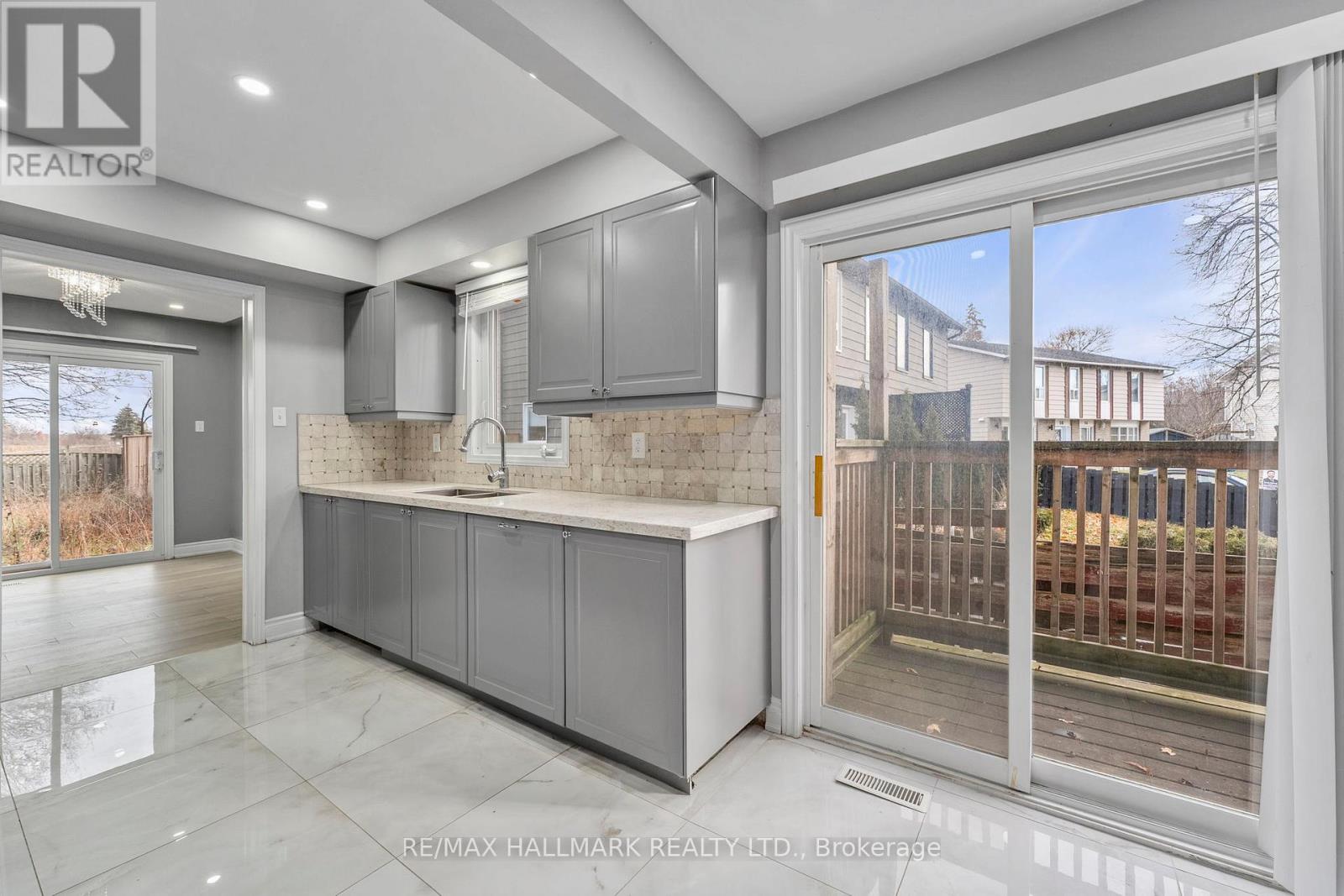 62 Bramhall Circle, Brampton, Ontario  L6V 2G4 - Photo 11 - W12581942