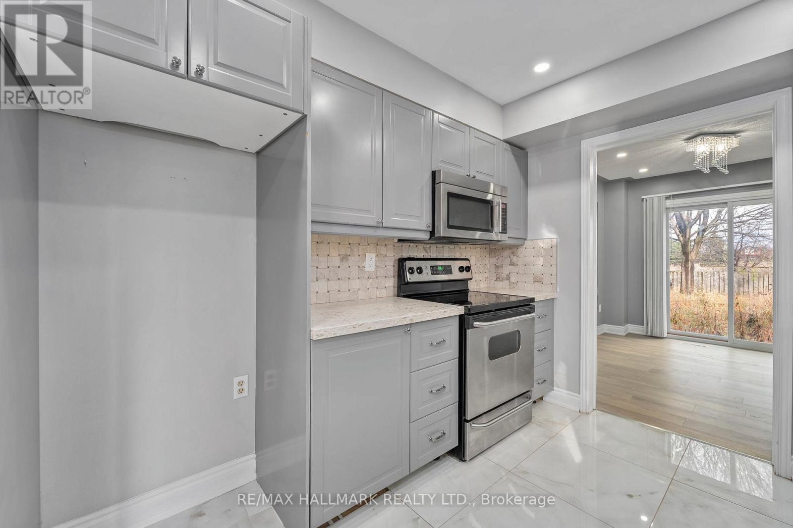 62 Bramhall Circle, Brampton, Ontario  L6V 2G4 - Photo 12 - W12581942