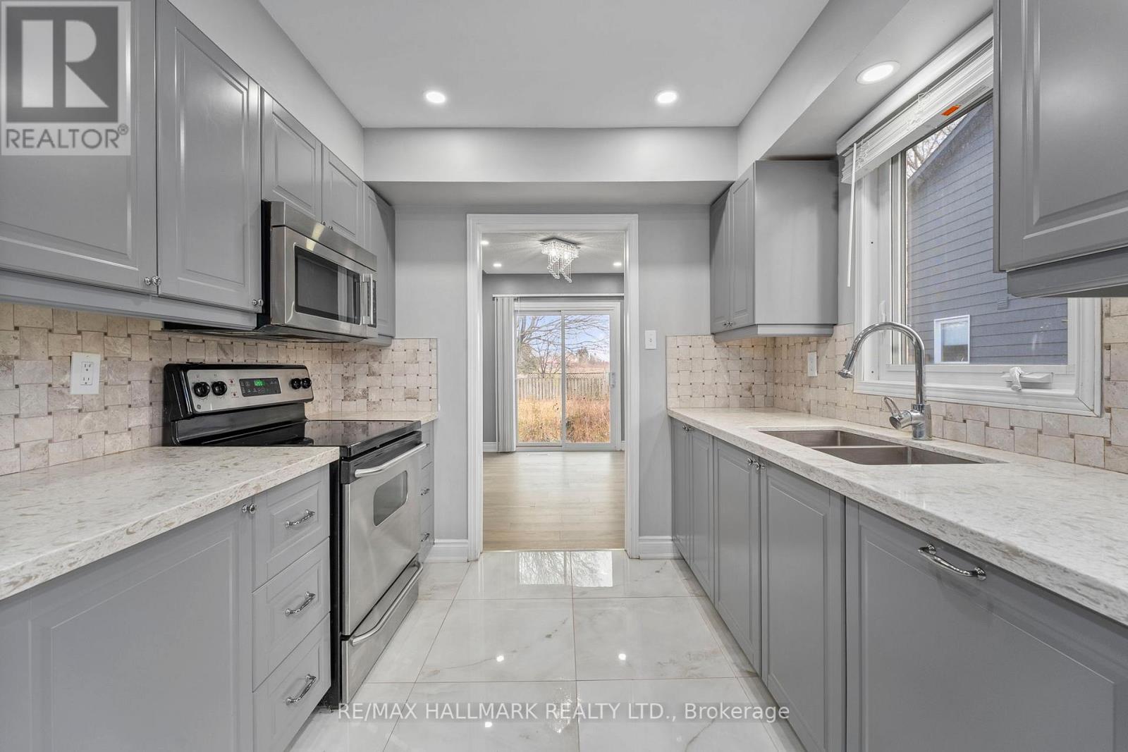 62 Bramhall Circle, Brampton, Ontario  L6V 2G4 - Photo 13 - W12581942