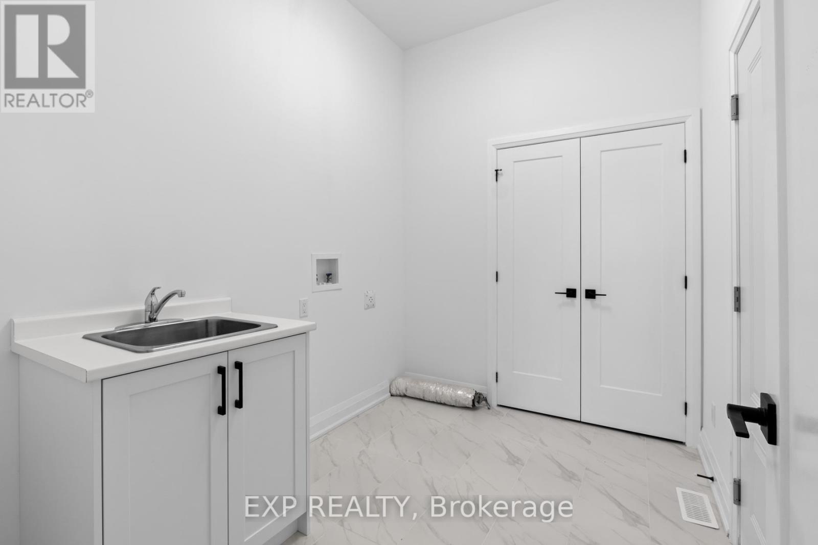 9 Santa Barbara Lane, Halton Hills, Ontario  L7G 0P7 - Photo 19 - W12581958