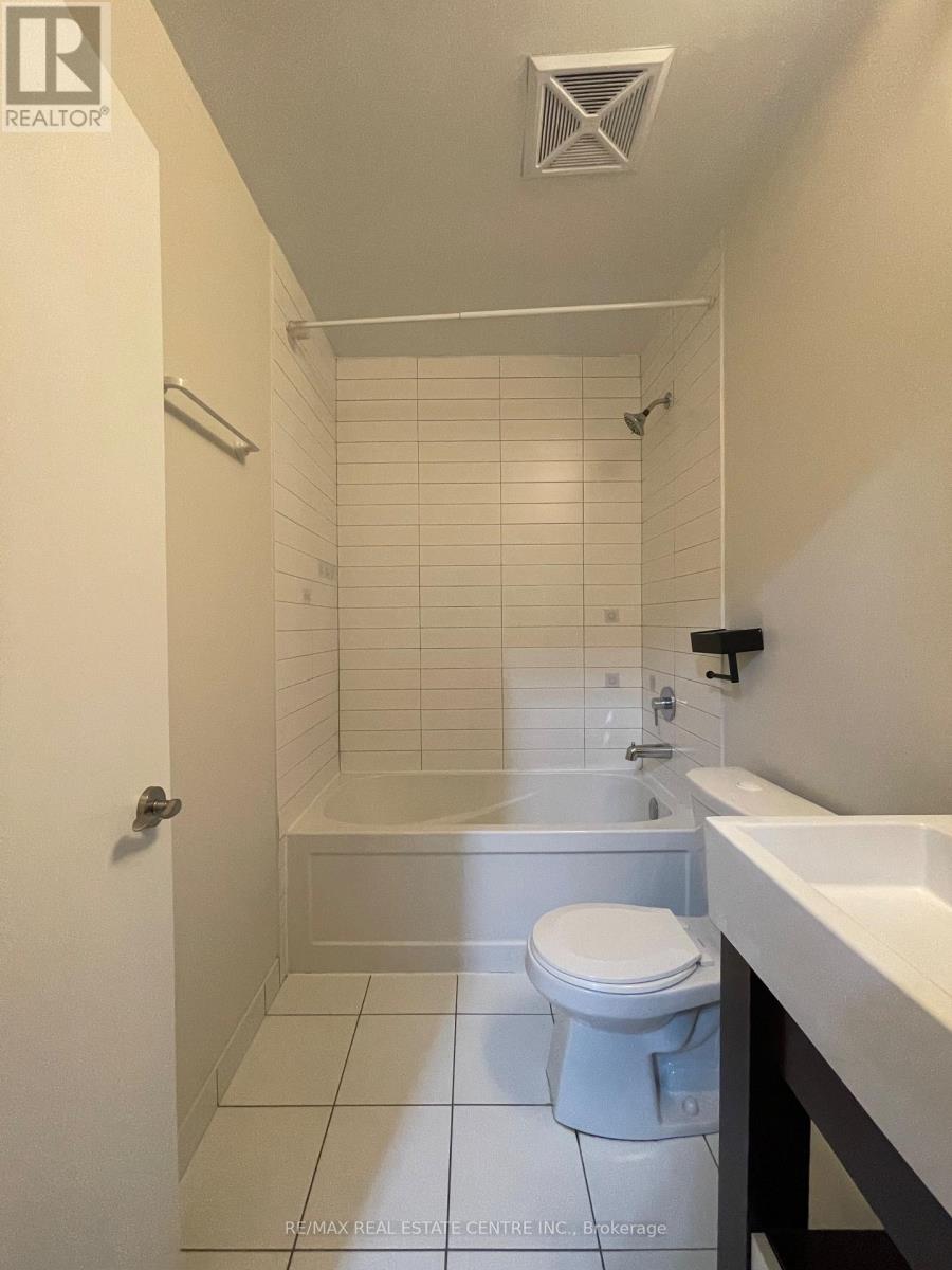 1007 - 840 Queens Plate, Toronto, Ontario  M9W 0E7 - Photo 10 - W12580270