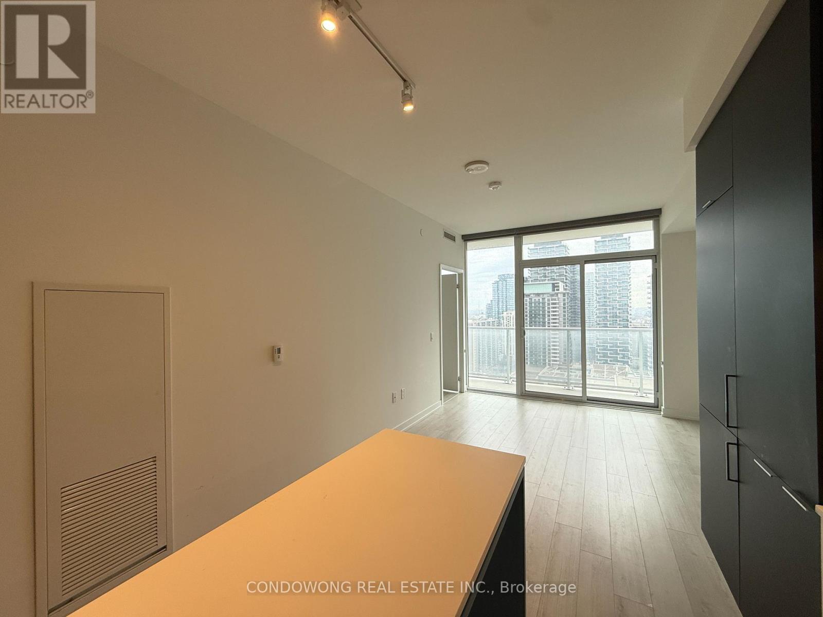 1905 - 33 Helendale Avenue, Toronto, Ontario  M4R 0A4 - Photo 2 - C12579682