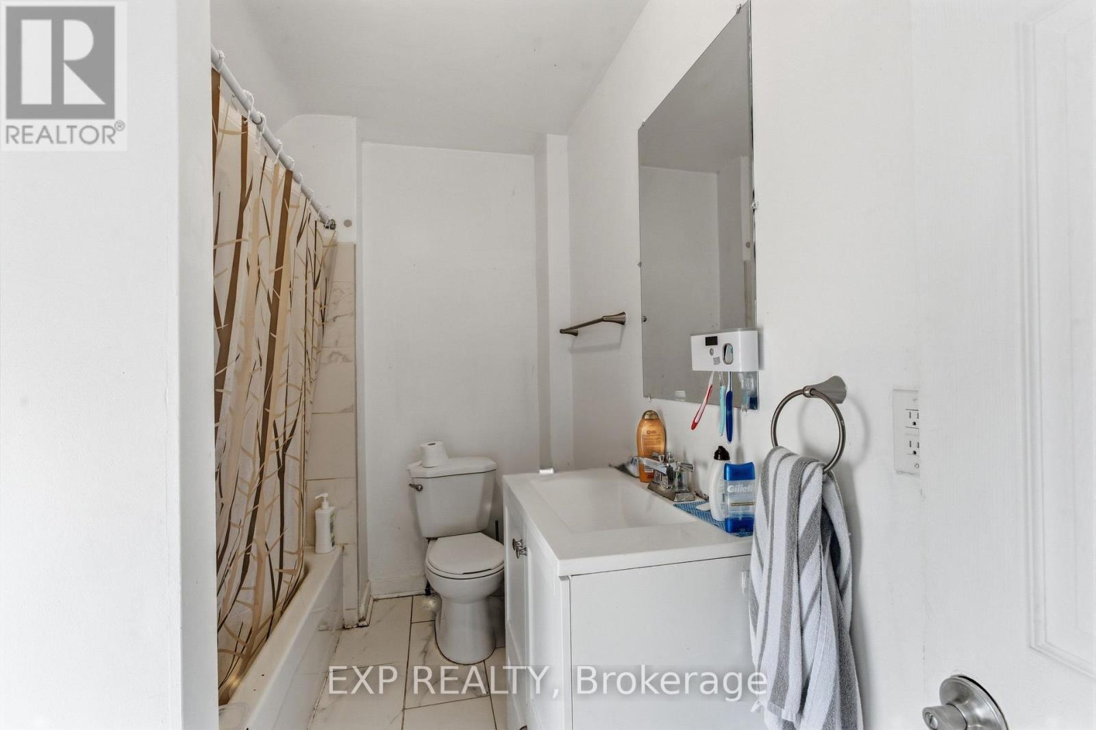 20 Henry Street, St. Catharines, Ontario  L2R 5T3 - Photo 10 - X12581976