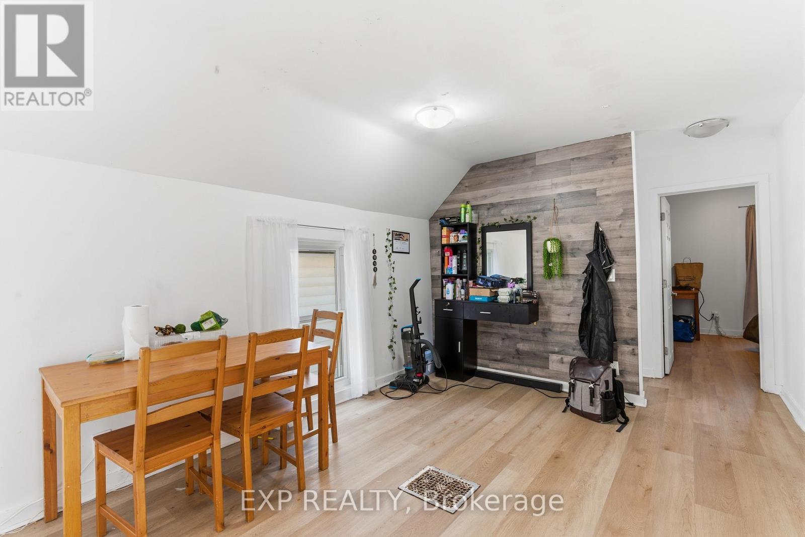 20 Henry Street, St. Catharines, Ontario  L2R 5T3 - Photo 8 - X12581976