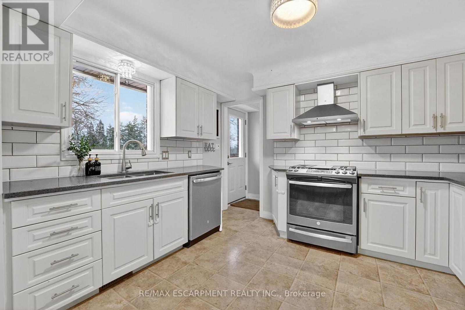 163 St Catharines Street, West Lincoln, Ontario  L0R 2A0 - Photo 15 - X12581826