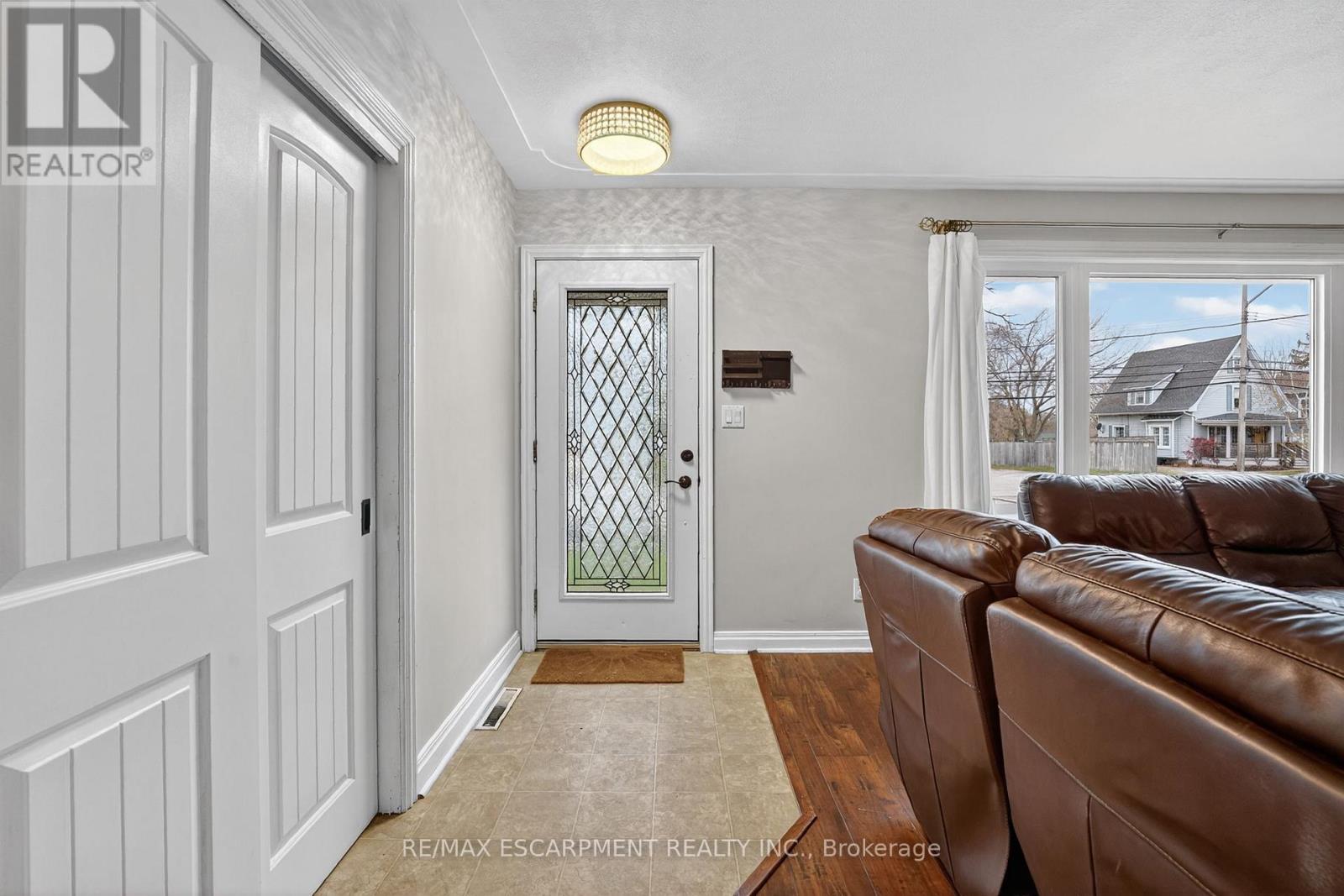 163 St Catharines Street, West Lincoln, Ontario  L0R 2A0 - Photo 7 - X12581826