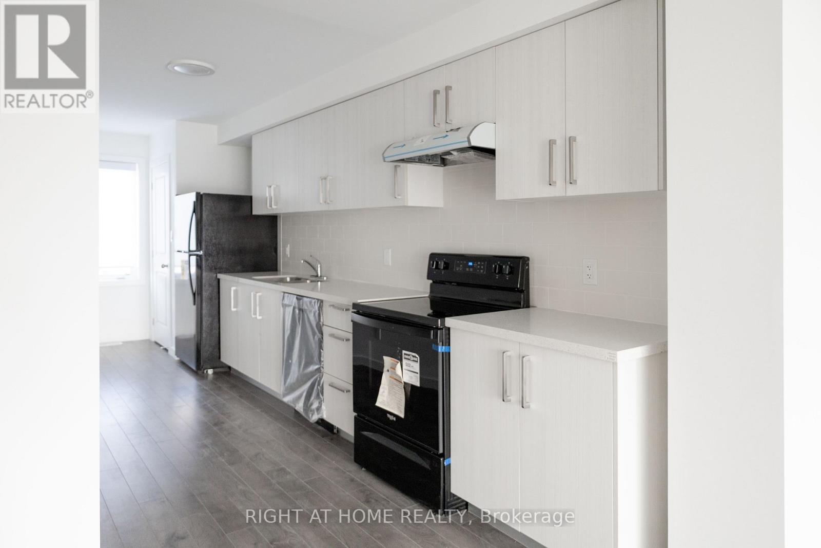 396 Chaffey Street, Welland, Ontario  L3B 2W4 - Photo 11 - X12581840