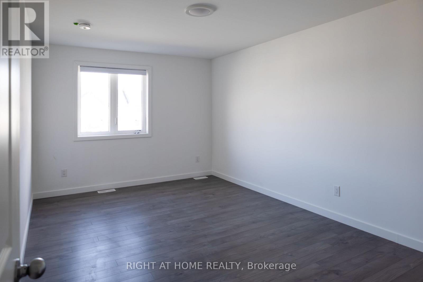 396 Chaffey Street, Welland, Ontario  L3B 2W4 - Photo 16 - X12581840