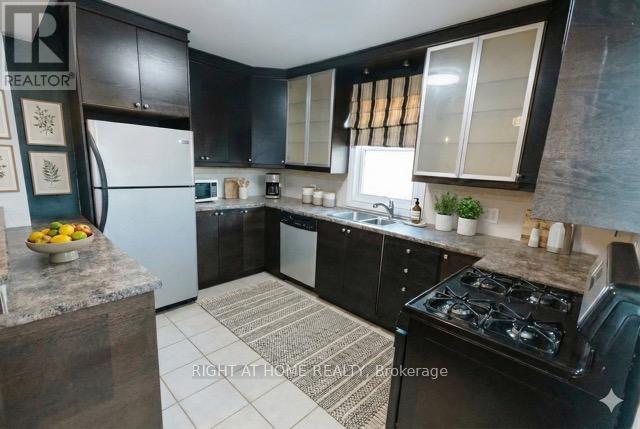 600 Fennell Avenue E, Hamilton, Ontario  L8V 1T1 - Photo 2 - X12581930