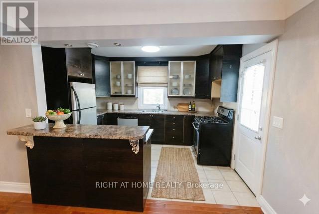 600 Fennell Avenue E, Hamilton, Ontario  L8V 1T1 - Photo 3 - X12581930