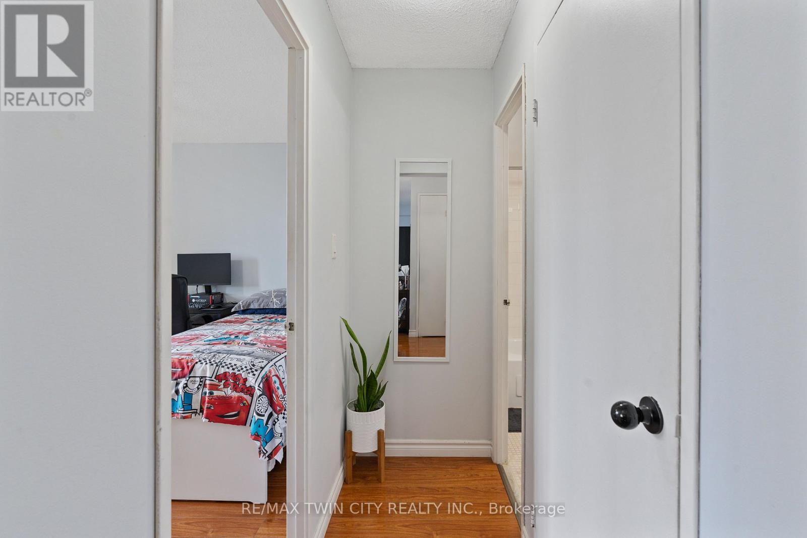 225 Harvard Place, Waterloo, Ontario  N2J 4H4 - Photo 25 - X12581936