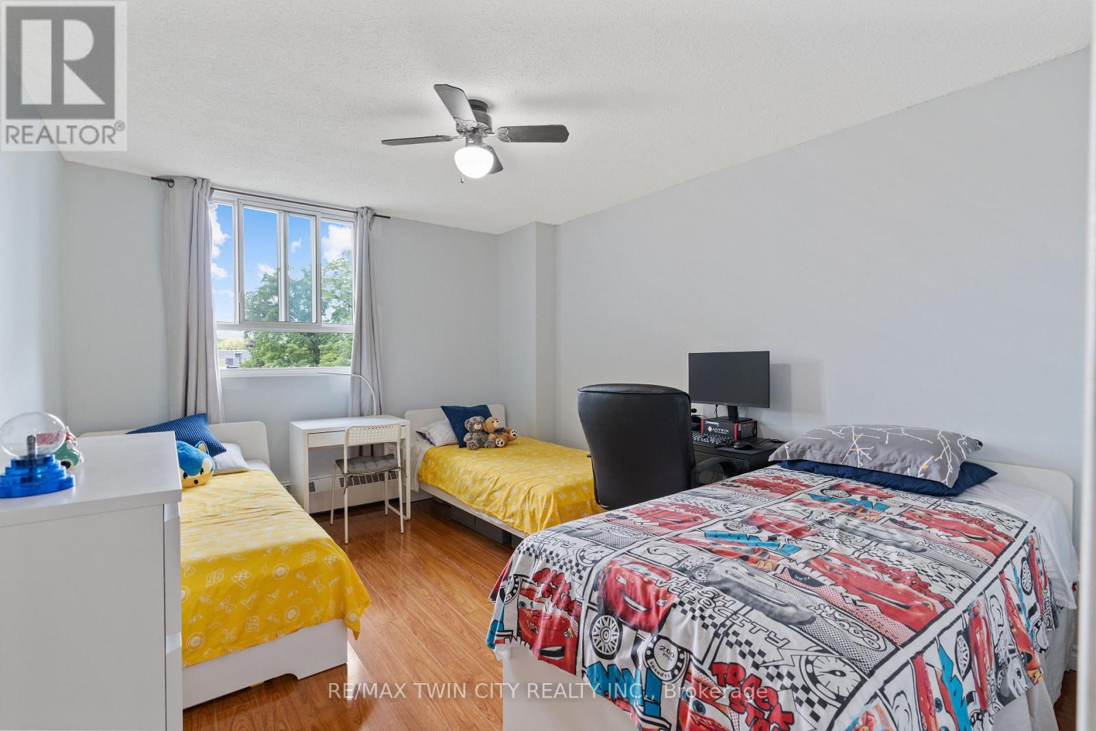 225 Harvard Place, Waterloo, Ontario  N2J 4H4 - Photo 27 - X12581936