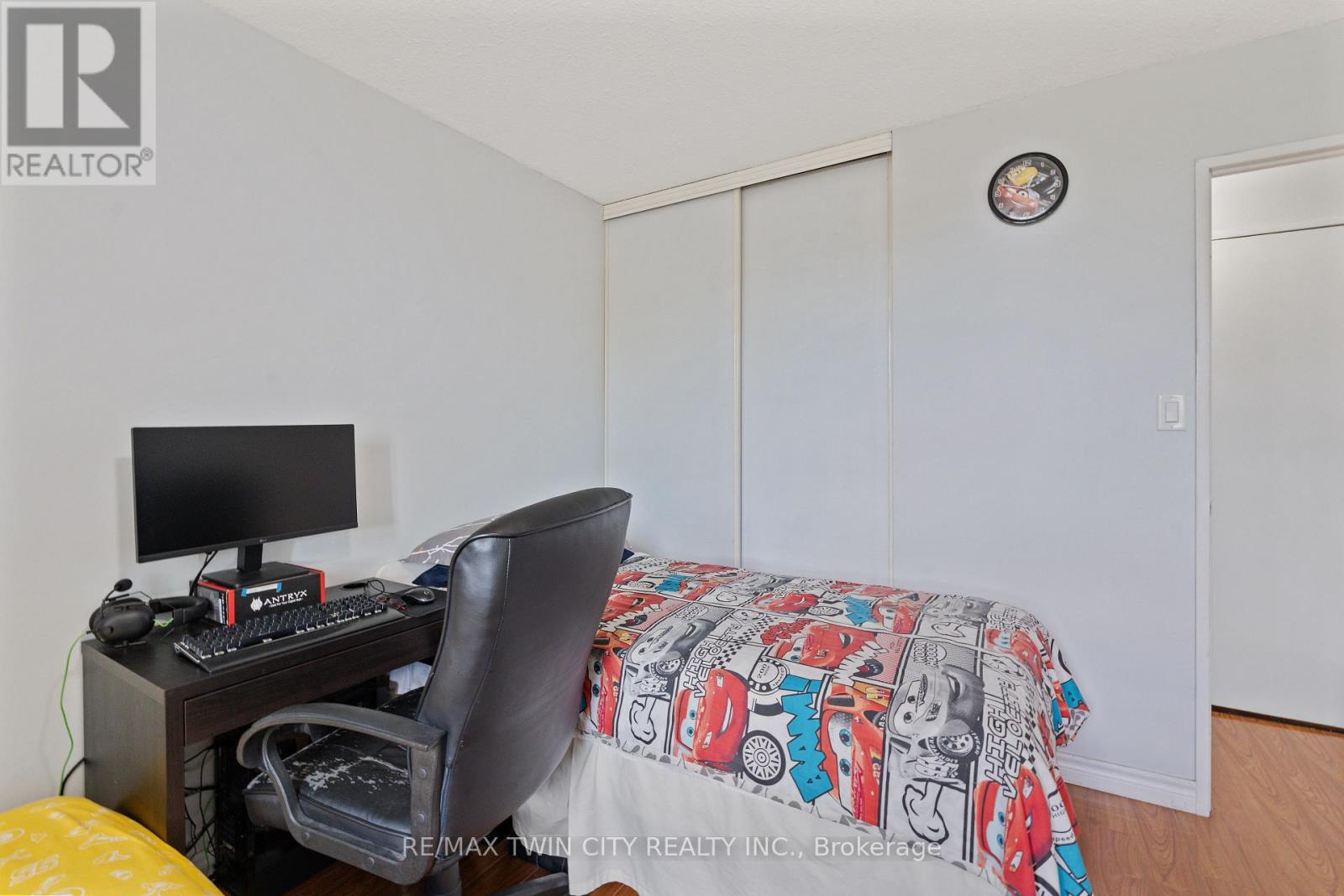 225 Harvard Place, Waterloo, Ontario  N2J 4H4 - Photo 29 - X12581936