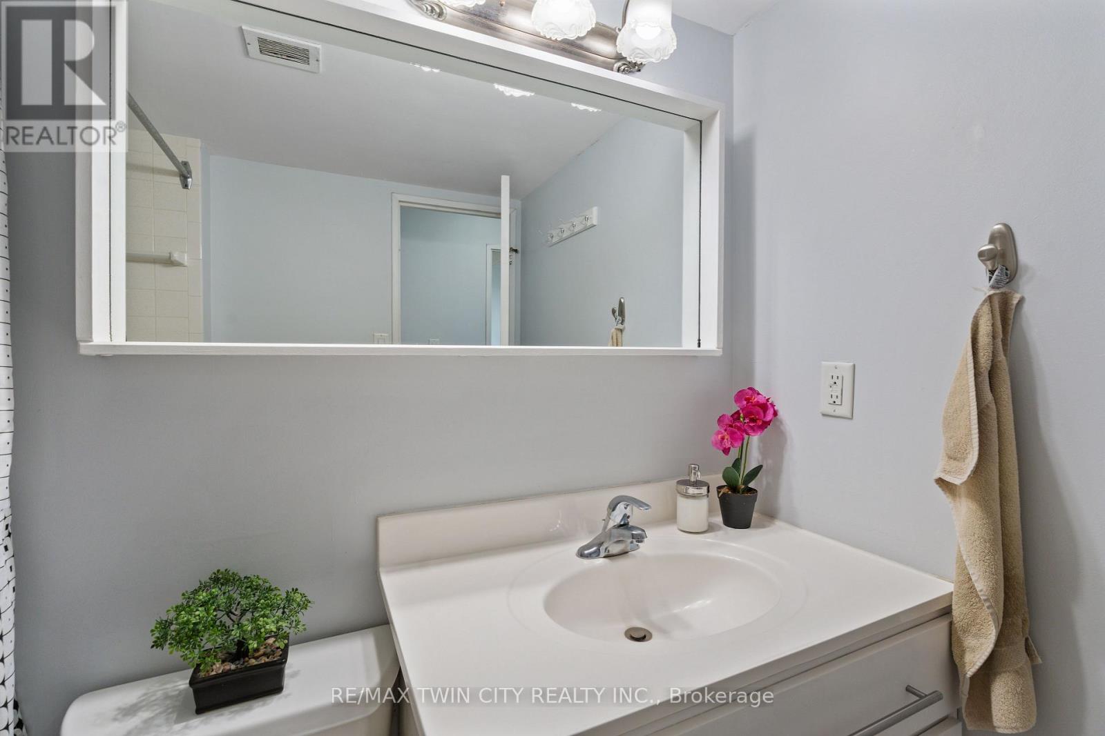 225 Harvard Place, Waterloo, Ontario  N2J 4H4 - Photo 31 - X12581936