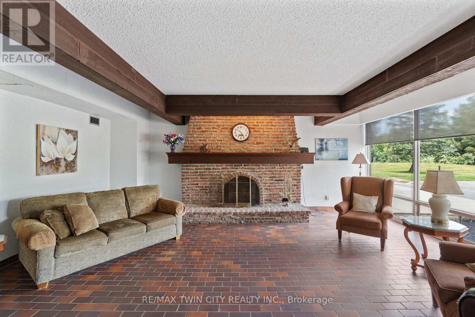 225 Harvard Place, Waterloo, Ontario  N2J 4H4 - Photo 4 - X12581936