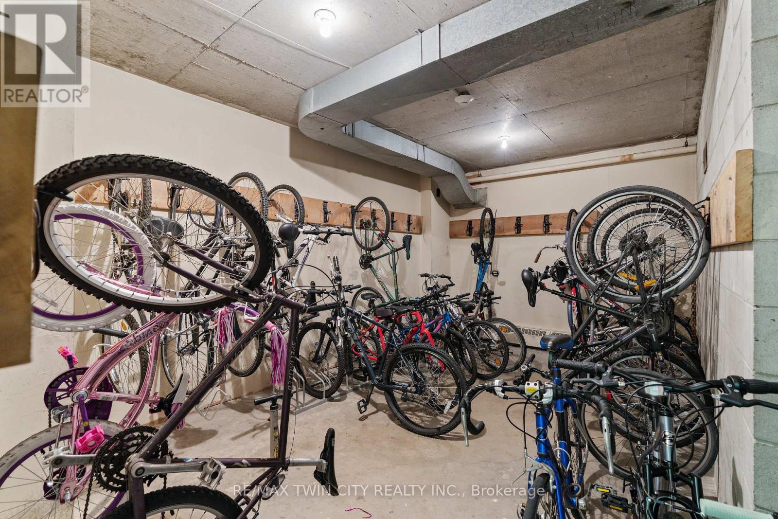 225 Harvard Place, Waterloo, Ontario  N2J 4H4 - Photo 46 - X12581936