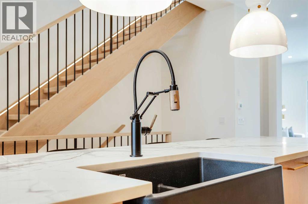 1807 Broadview Road Nw, Calgary, Alberta T2N 3H6 - Photo 9 - A2243310