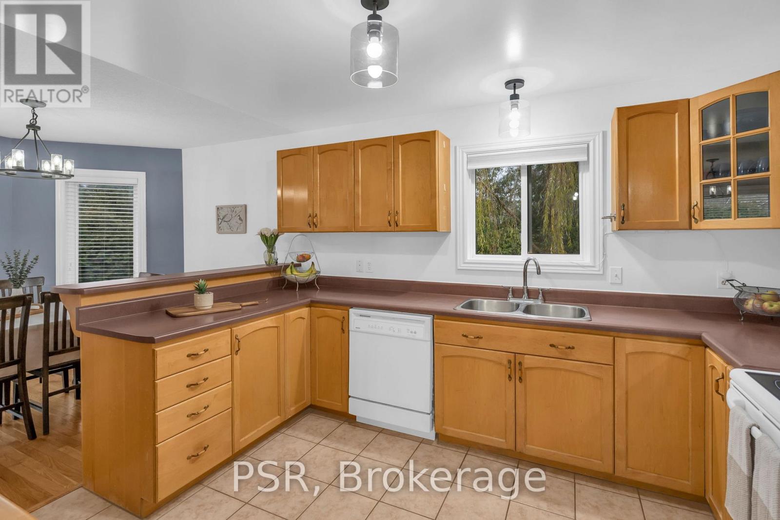 27 Kelenna Drive, Georgina, Ontario  L0E 1L0 - Photo 15 - N12582132