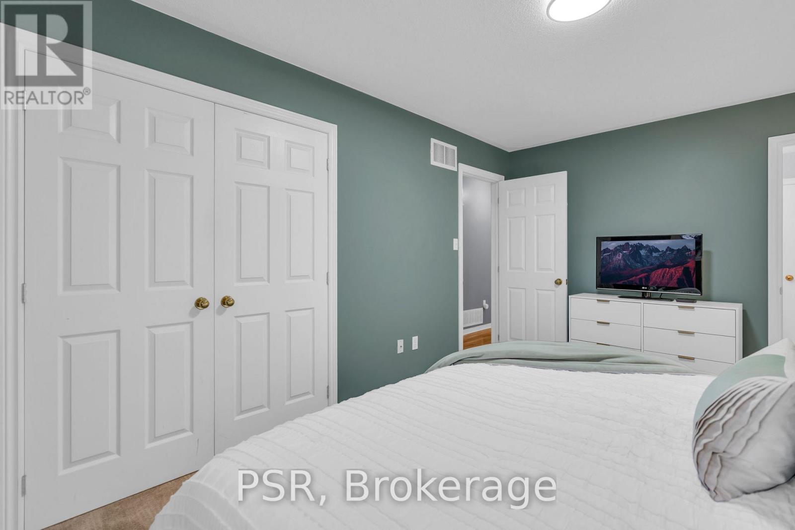 27 Kelenna Drive, Georgina, Ontario  L0E 1L0 - Photo 17 - N12582132