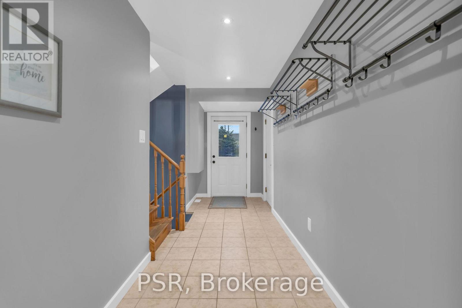 27 Kelenna Drive, Georgina, Ontario  L0E 1L0 - Photo 7 - N12582132