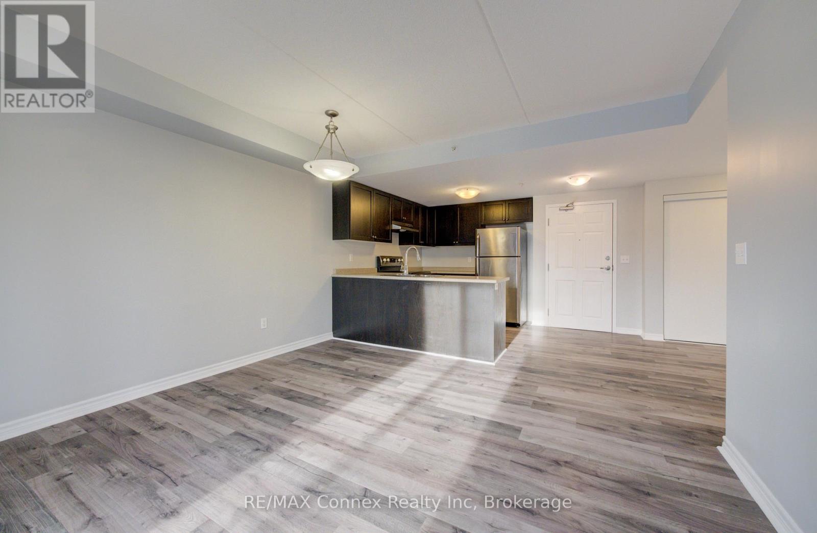 208 - 67 Kingsbury Square, Guelph, Ontario  N1L 0L3 - Photo 4 - X12582166