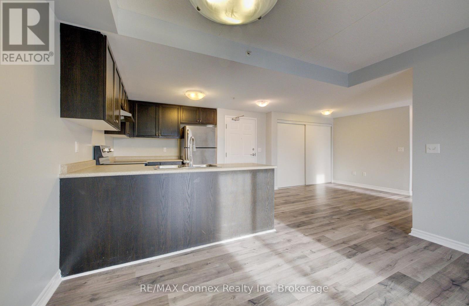 208 - 67 Kingsbury Square, Guelph, Ontario  N1L 0L3 - Photo 5 - X12582166