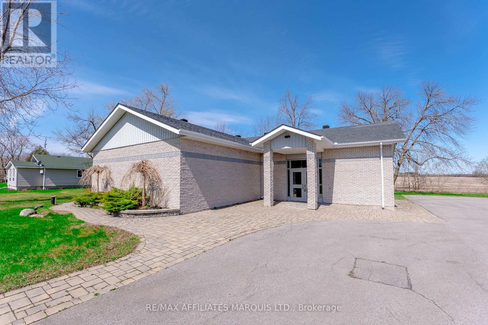 14233 COUNTY RD 18 ROAD, South Stormont, Ontario