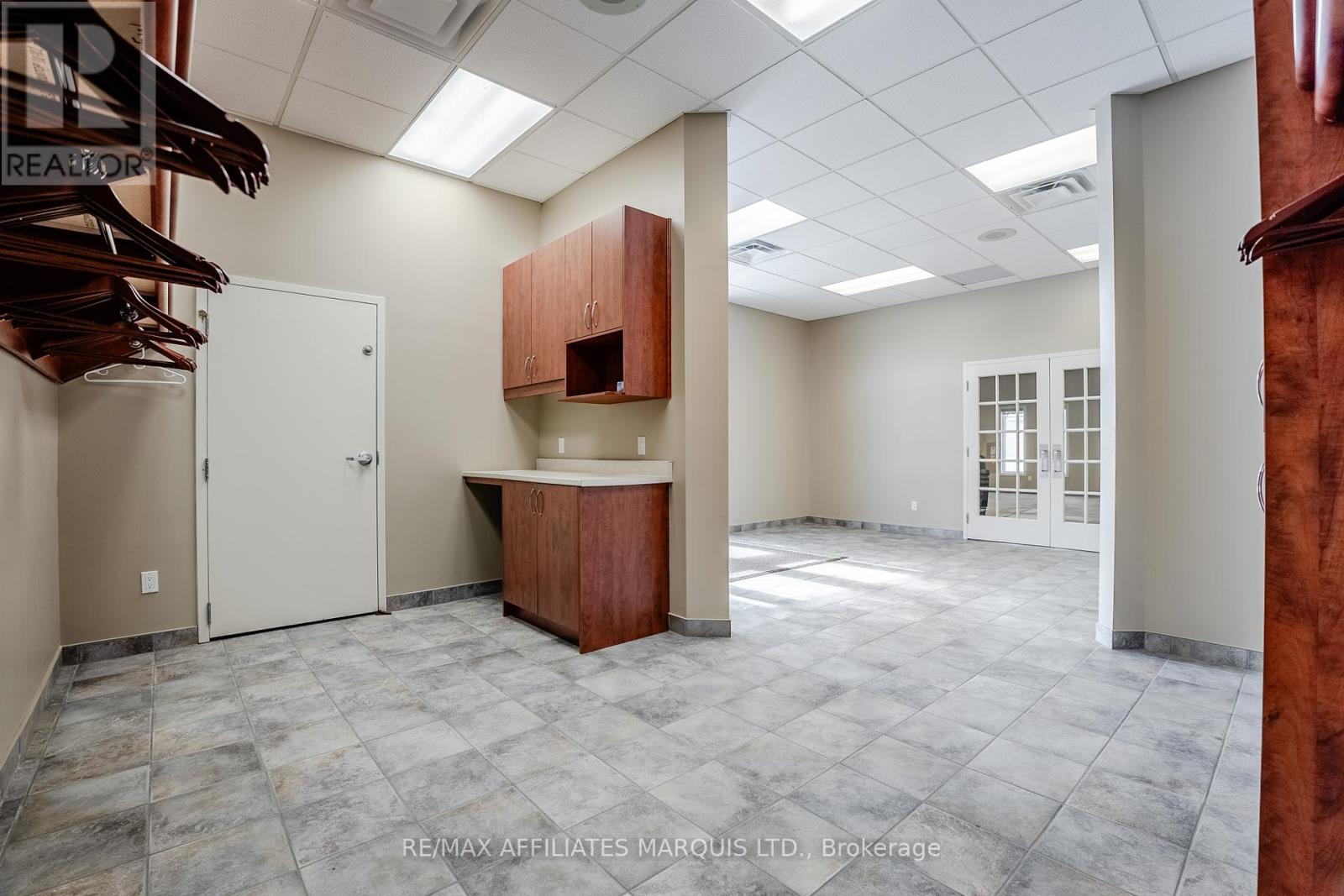 14233 County Rd 18 Road, South Stormont, Ontario  K0C 1M0 - Photo 15 - X12582094