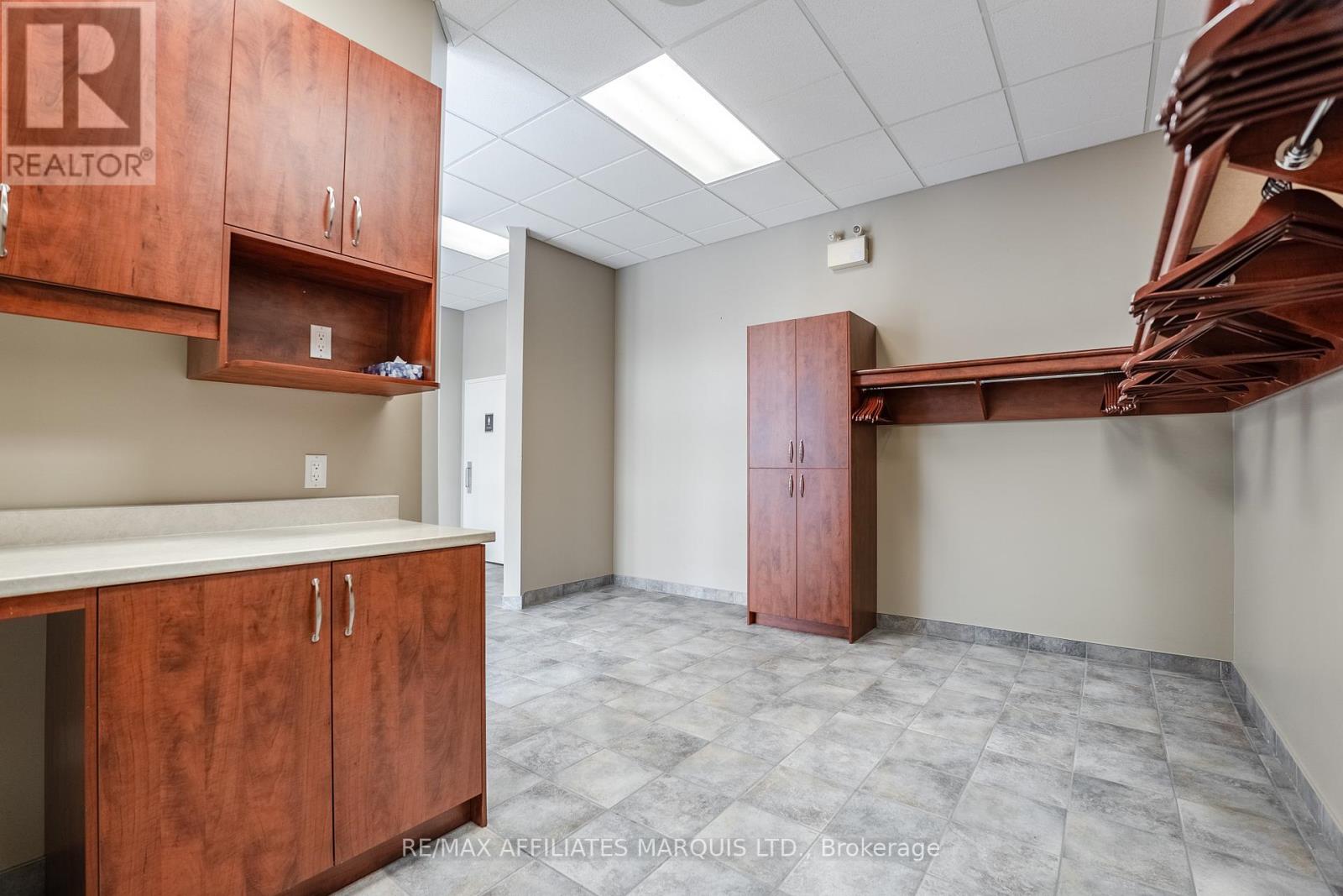 14233 County Rd 18 Road, South Stormont, Ontario  K0C 1M0 - Photo 16 - X12582094