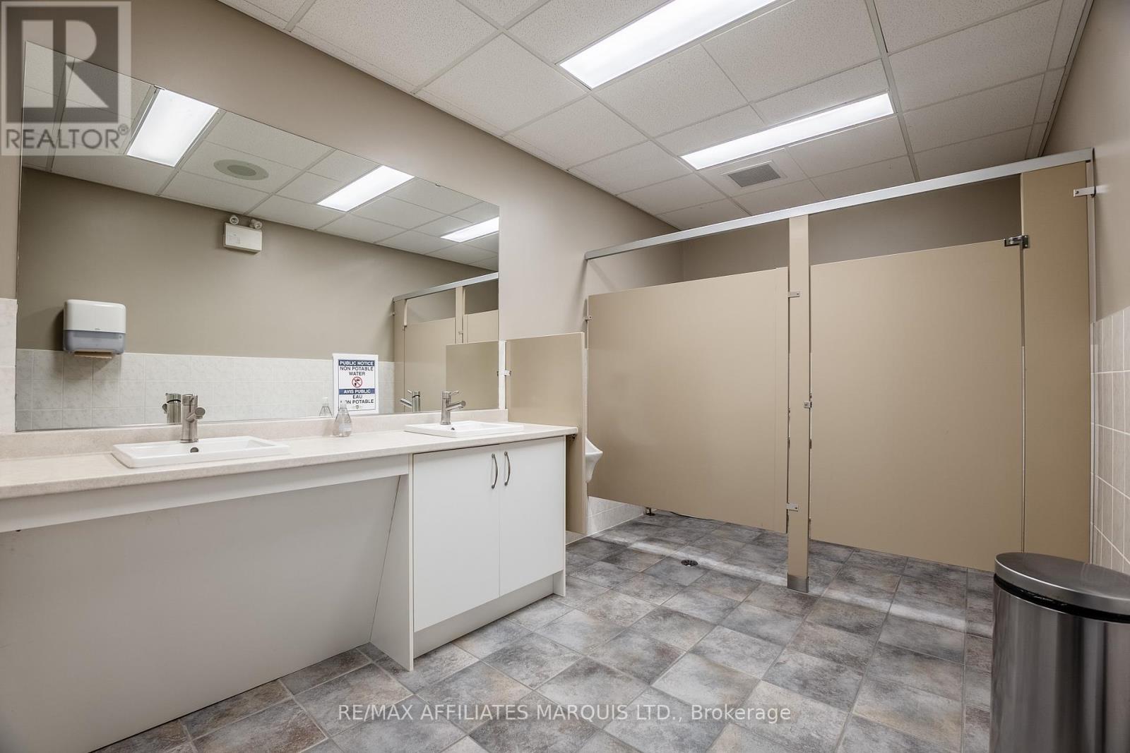 14233 County Rd 18 Road, South Stormont, Ontario  K0C 1M0 - Photo 17 - X12582094