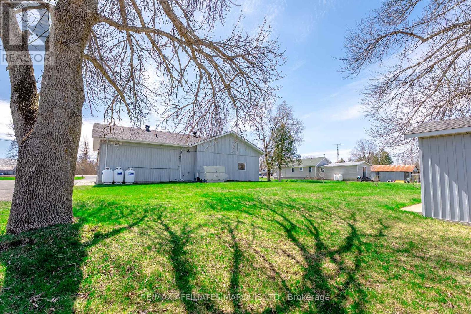 14233 County Rd 18 Road, South Stormont, Ontario  K0C 1M0 - Photo 4 - X12582094