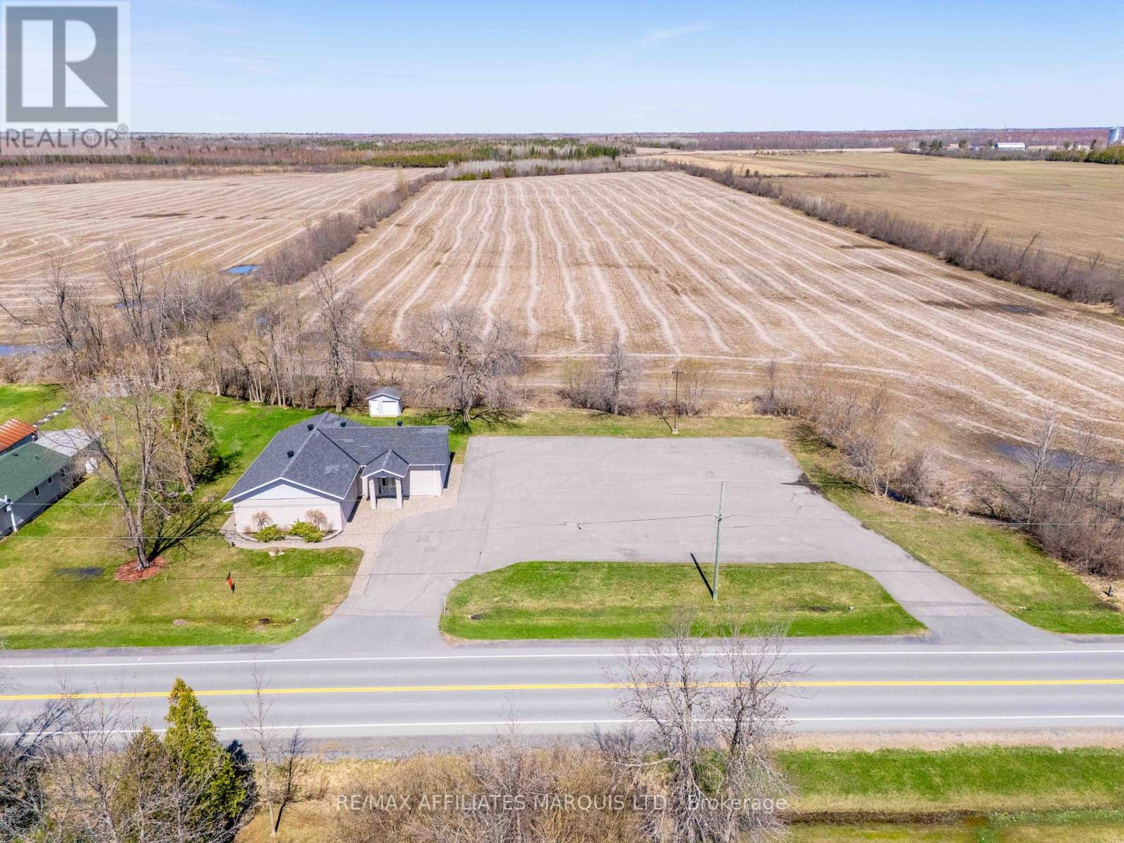 14233 County Rd 18 Road, South Stormont, Ontario  K0C 1M0 - Photo 45 - X12582094