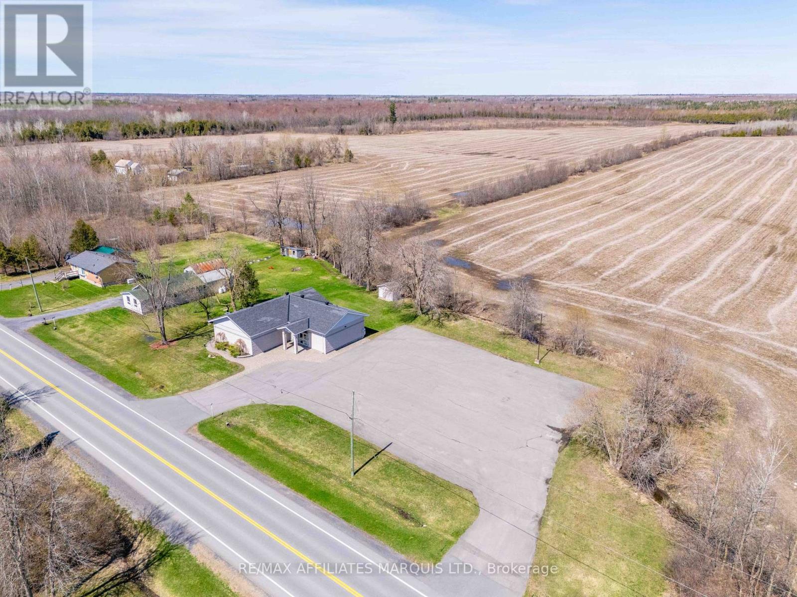 14233 County Rd 18 Road, South Stormont, Ontario  K0C 1M0 - Photo 46 - X12582094