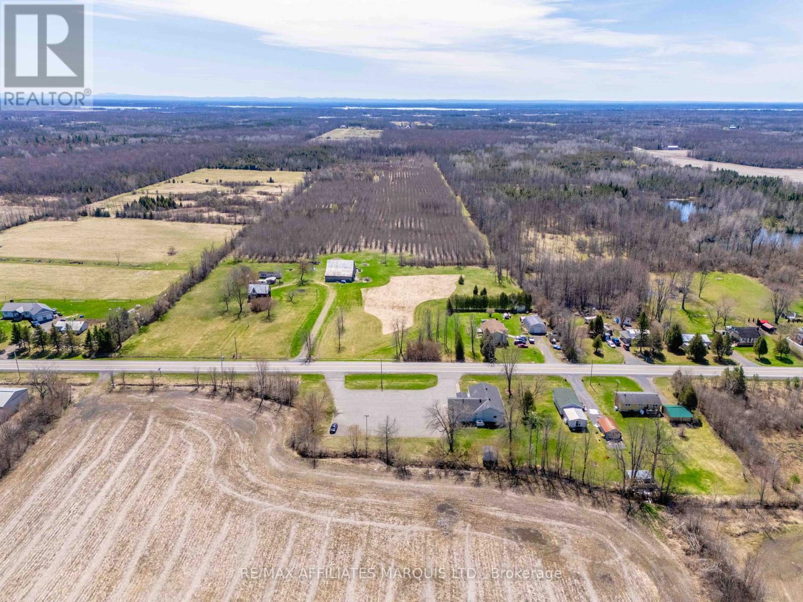 14233 County Rd 18 Road, South Stormont, Ontario  K0C 1M0 - Photo 48 - X12582094