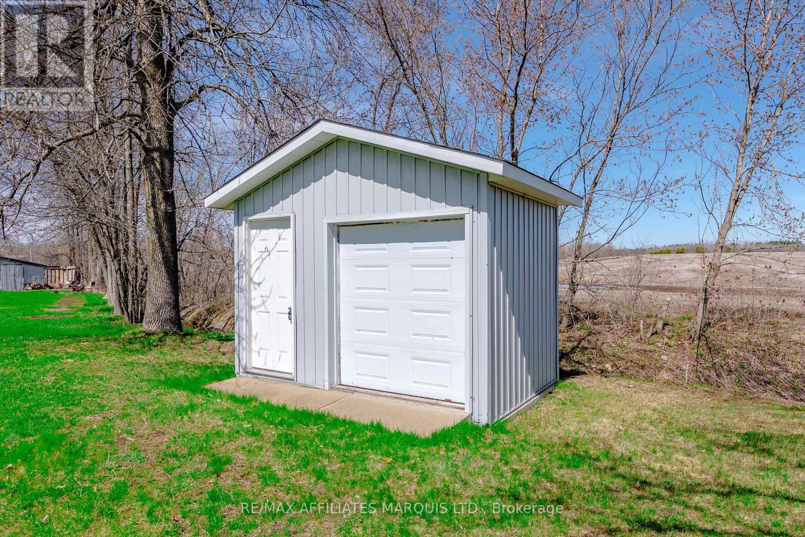 14233 County Rd 18 Road, South Stormont, Ontario  K0C 1M0 - Photo 5 - X12582094