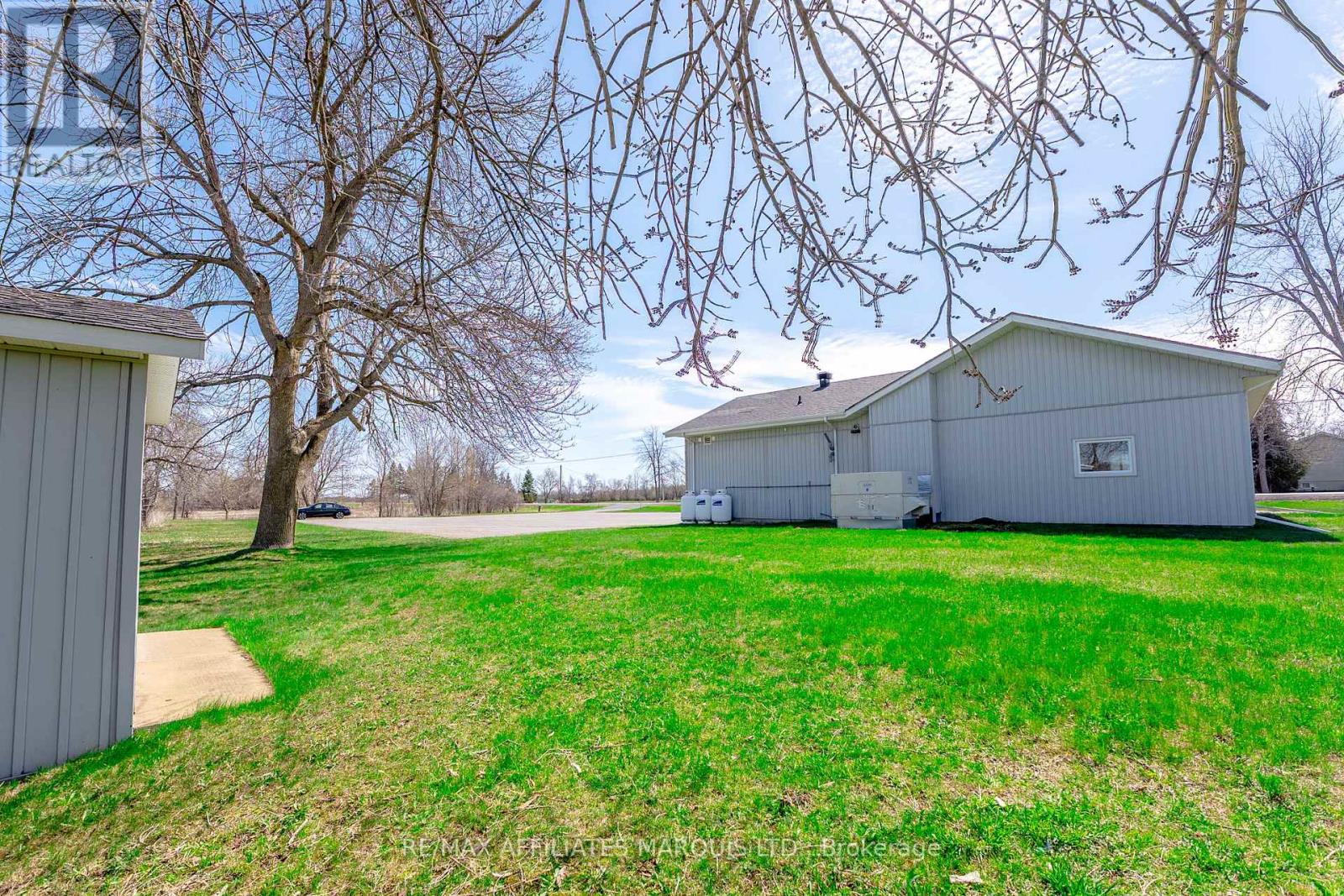 14233 County Rd 18 Road, South Stormont, Ontario  K0C 1M0 - Photo 6 - X12582094