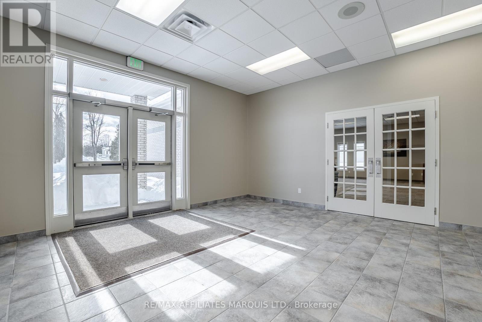 14233 County Rd 18 Road, South Stormont, Ontario  K0C 1M0 - Photo 9 - X12582094